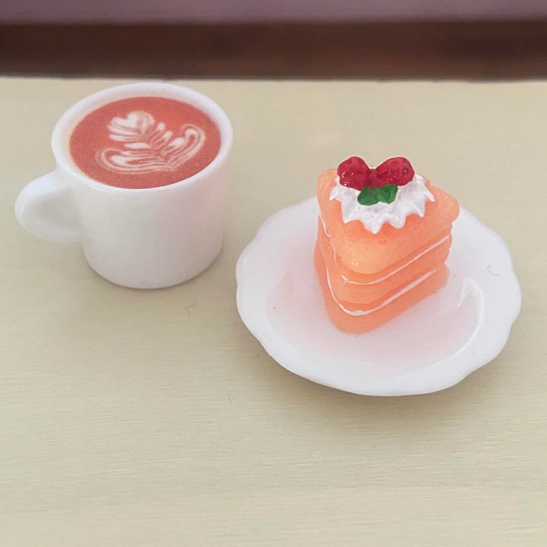 1:12 Scale Coffee & Cake Slice 3 Piece Set - Image 3
