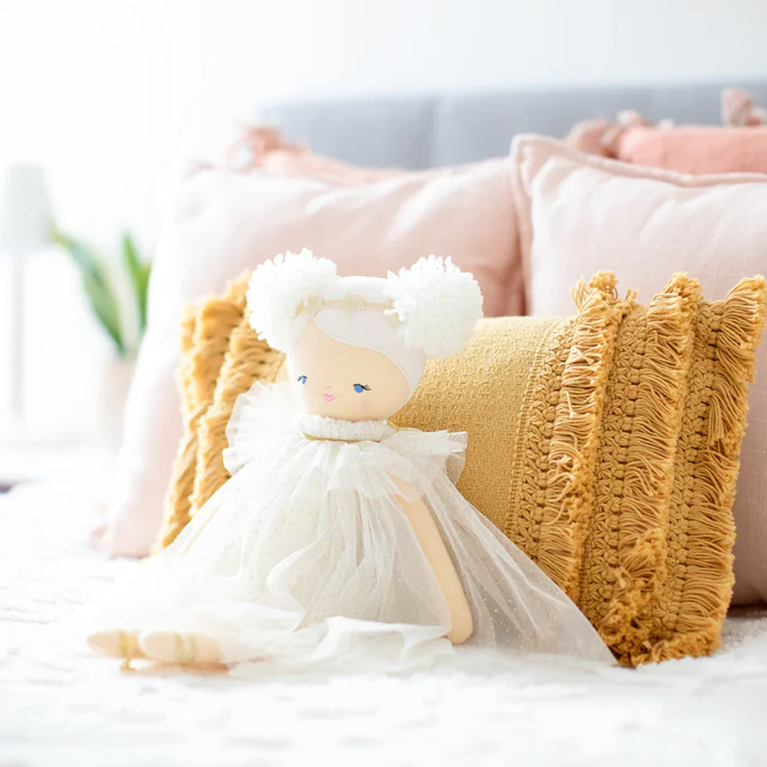 Ava Angel Doll 48cm Ivory Gold - Image 2
