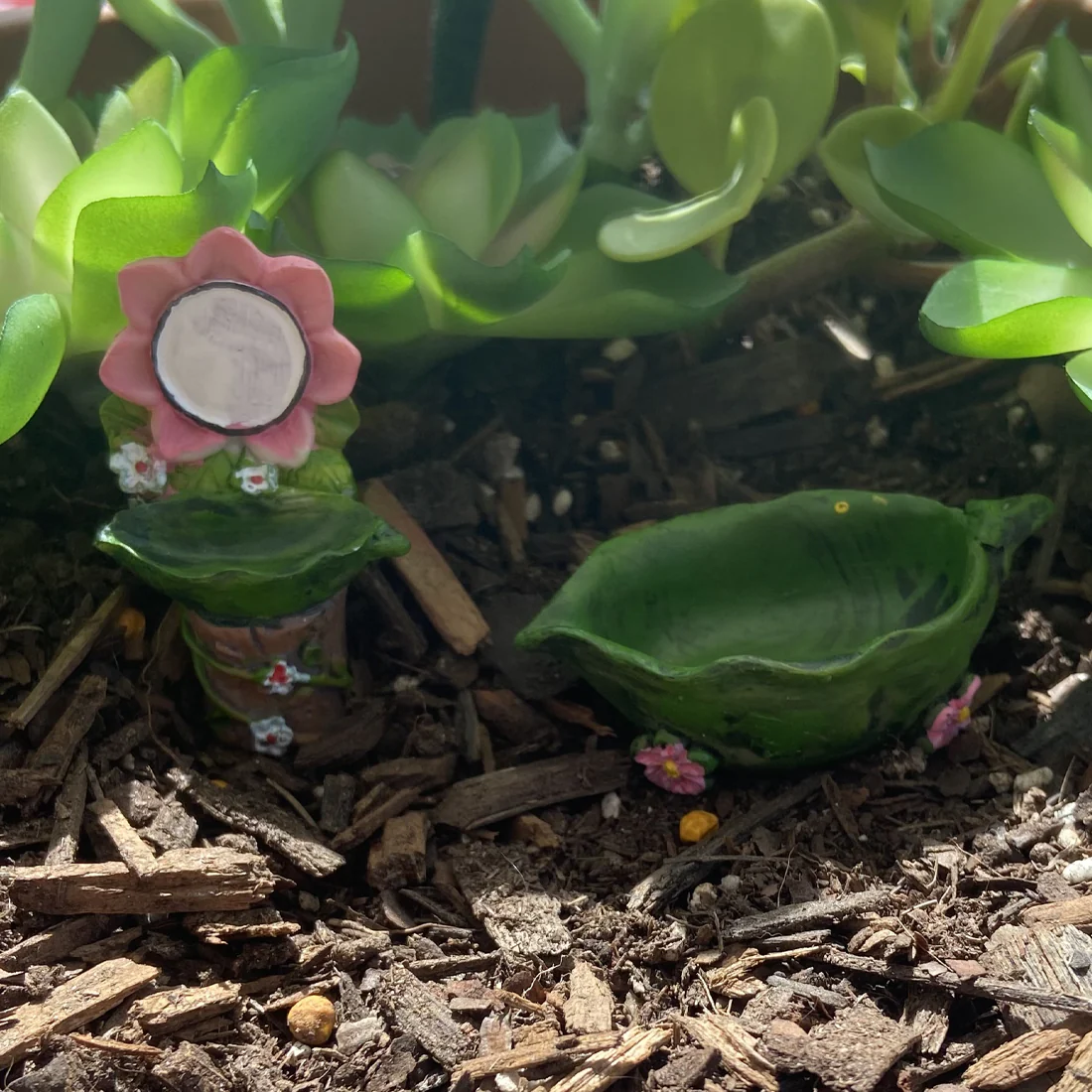 Enchanted Fairy Garden Miniature Bath Tub and Vanity Set - Image 4